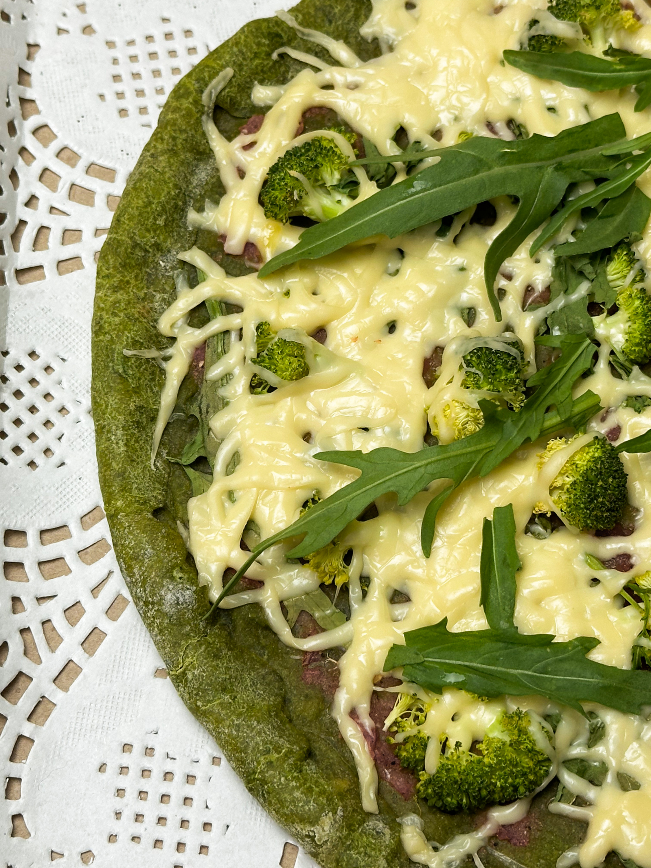 Зелёная ПП пицца с курицей и грибами