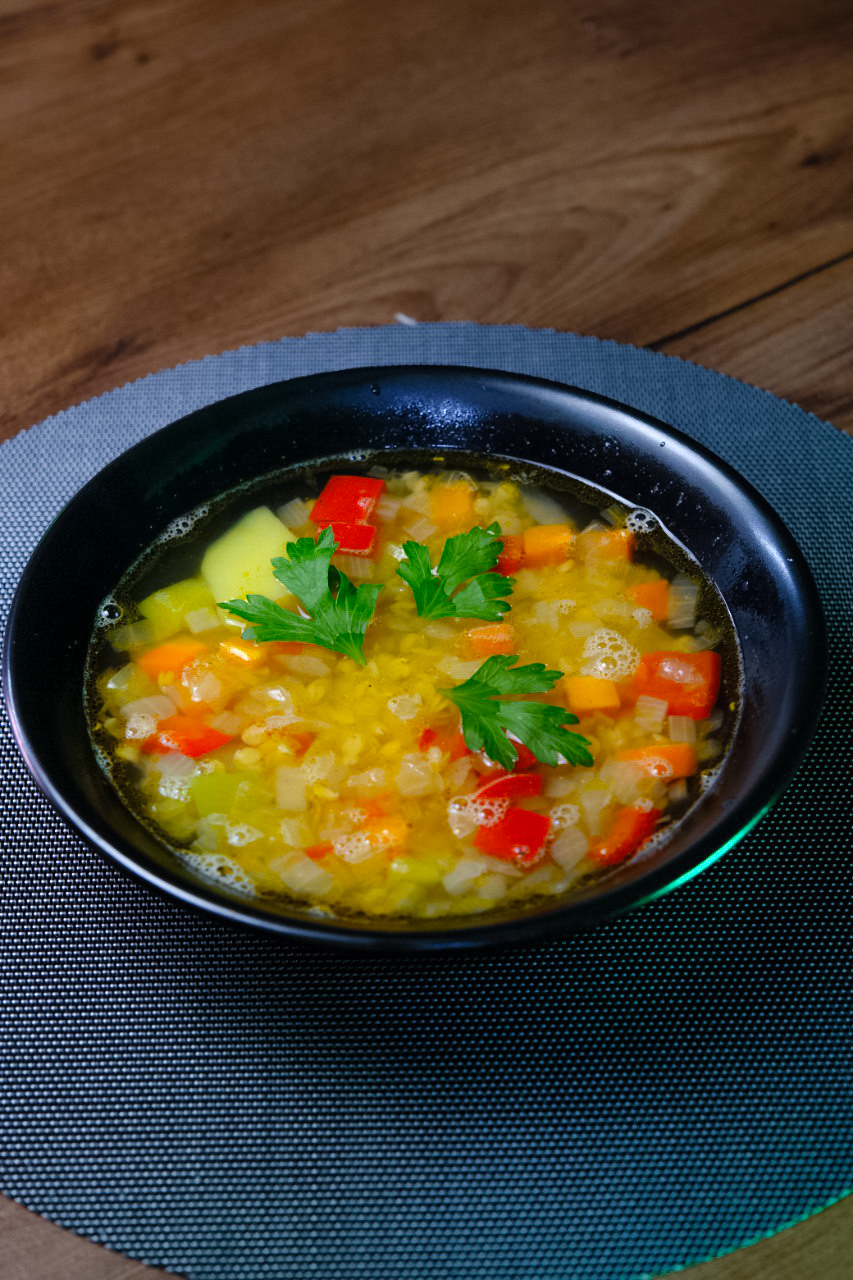 Чечевичный суп с овощами